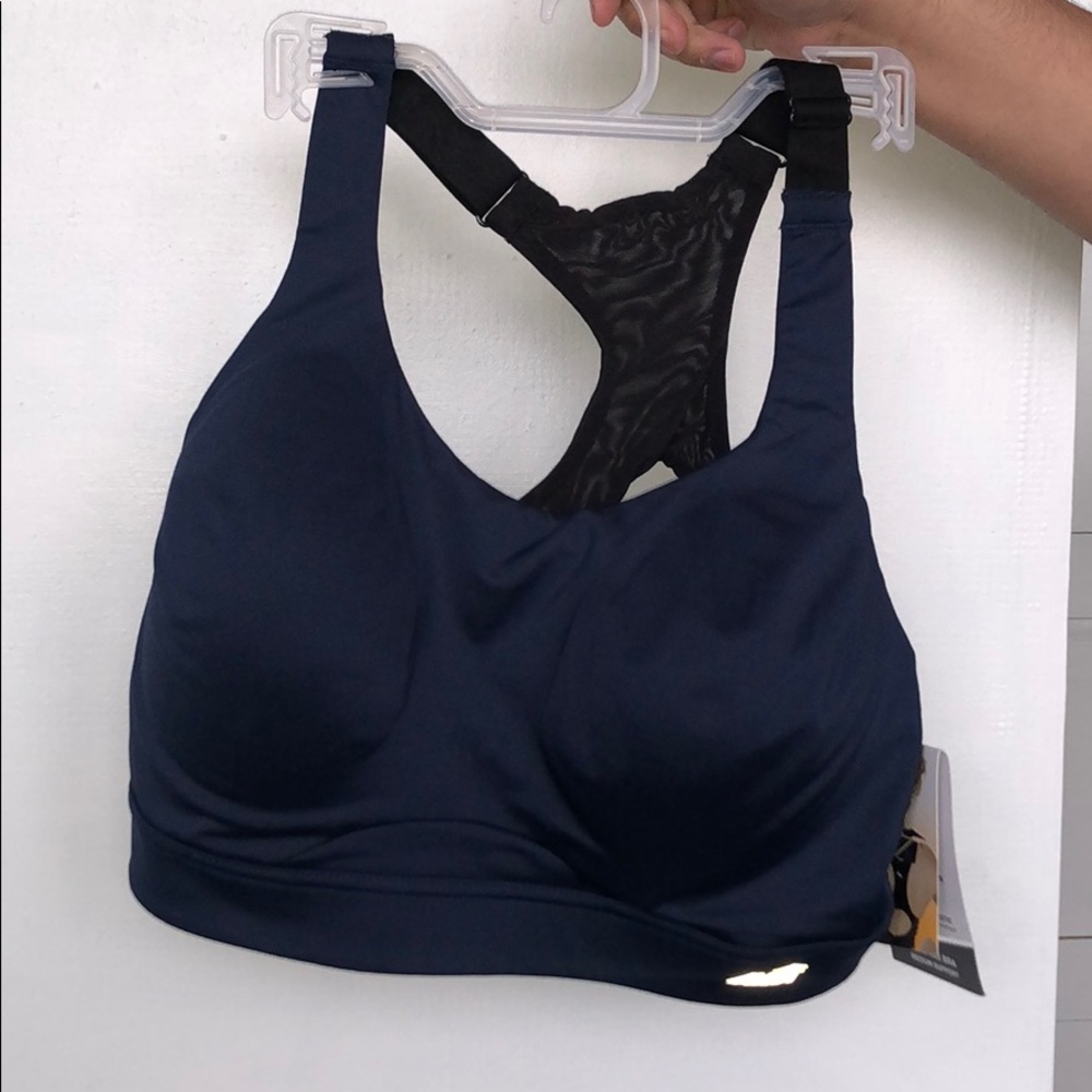 Wire-free sports bra